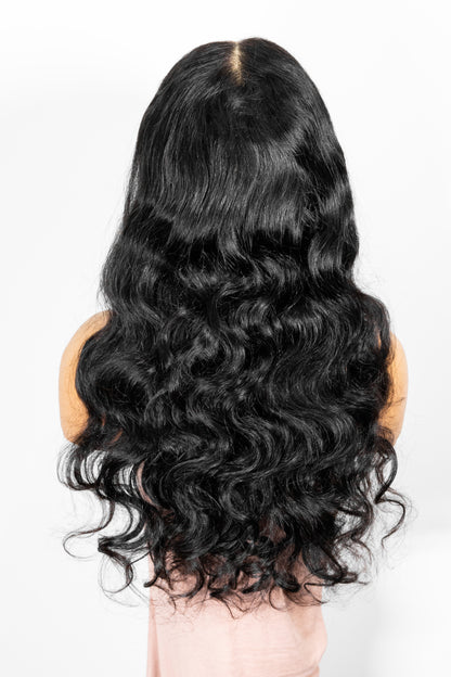 5*7 perruques prêt à porter body wave pré-coupée, pré-customisée, nœuds décolorés.